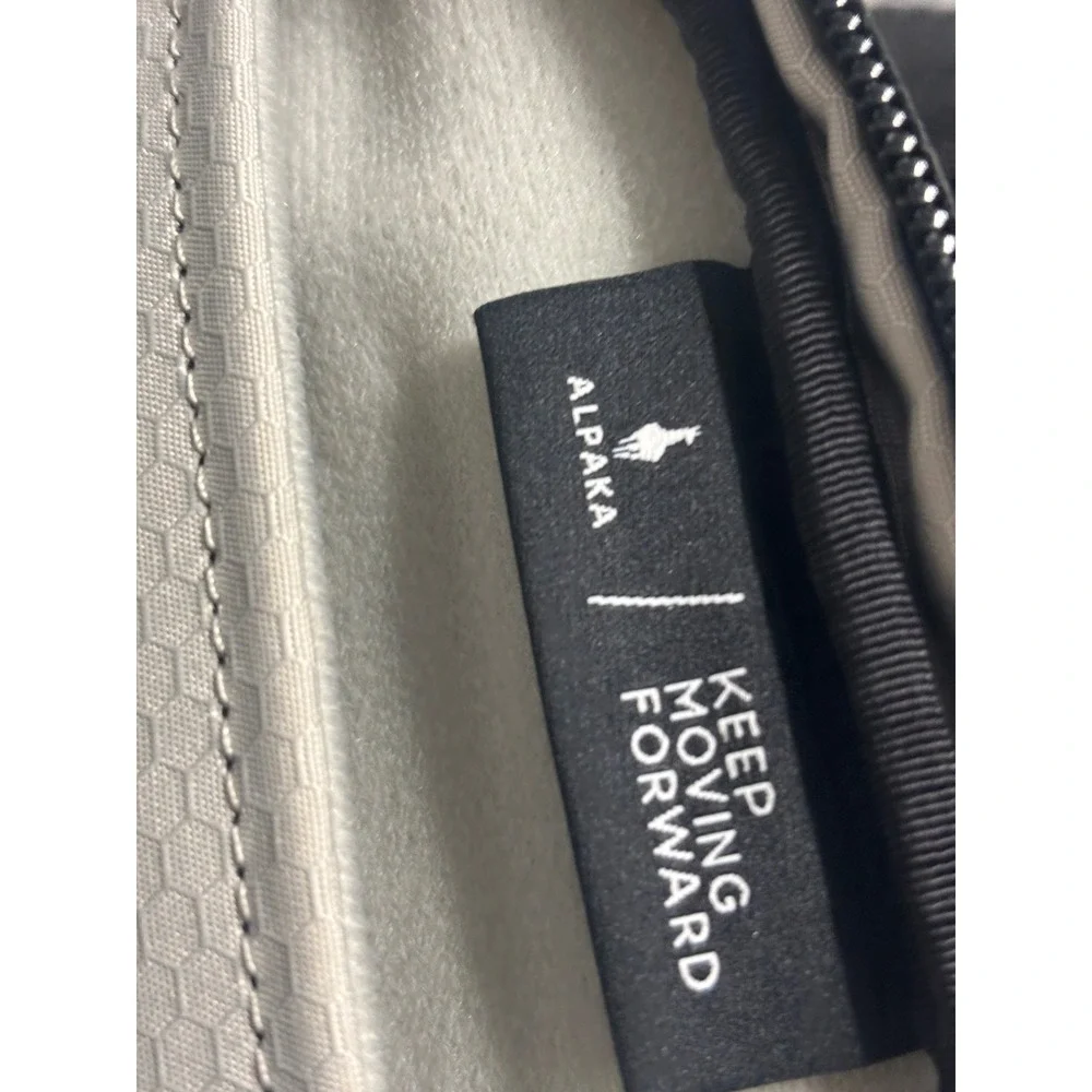 Alpaka  Sling Bag Olive Green‎ Black Crossbody EDC Techwear Magnetic Buckle